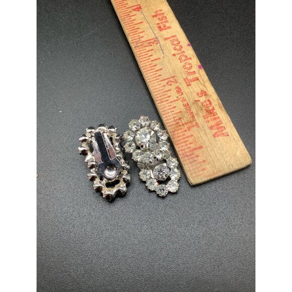 Rhinestones Earrings Clip On Clear Chatons Silver Tone Vintage Costume Earrings - Picture 6 of 6